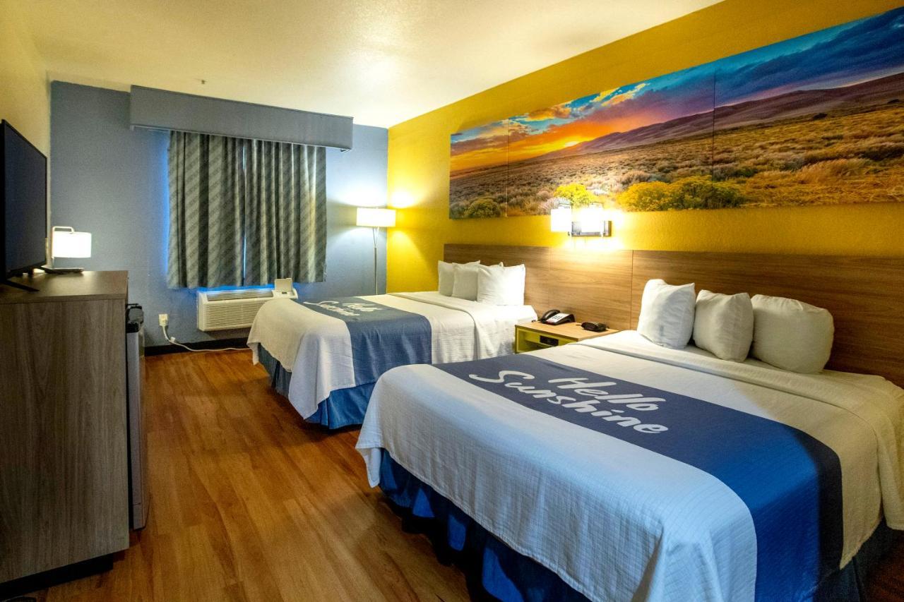 Days Inn & Suites By Wyndham Houston North/Aldine Dış mekan fotoğraf
