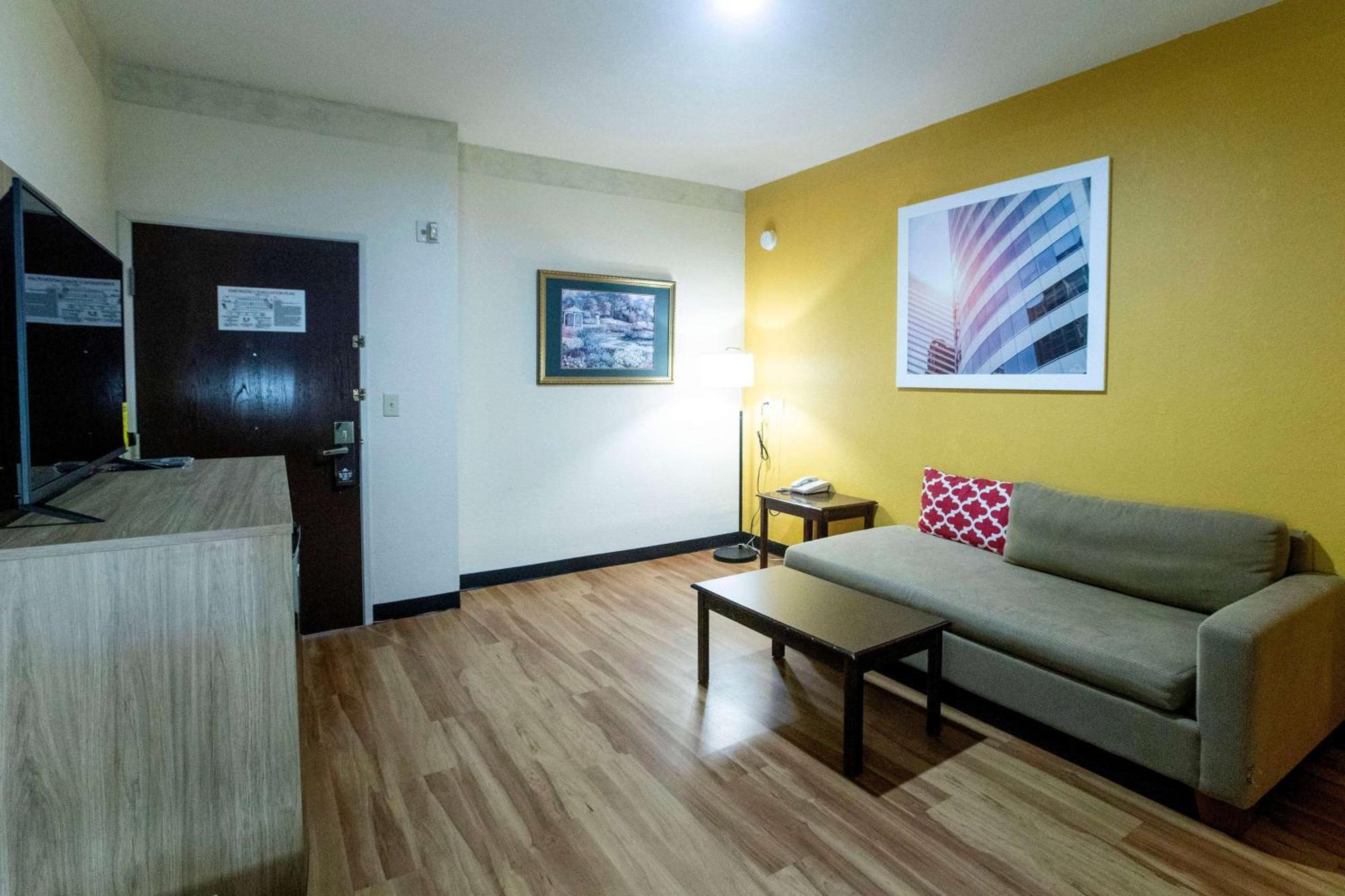 Days Inn & Suites By Wyndham Houston North/Aldine Dış mekan fotoğraf