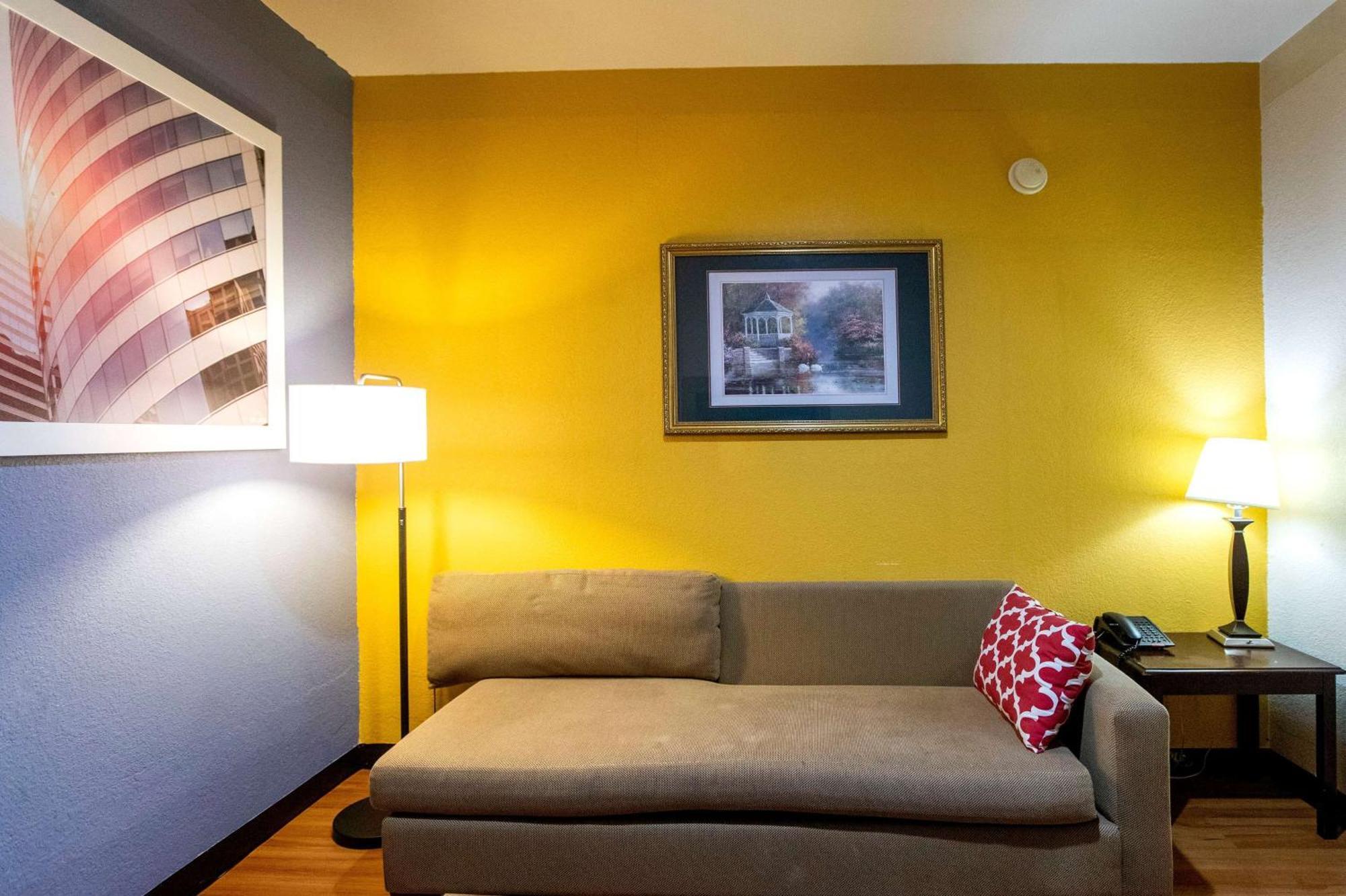 Days Inn & Suites By Wyndham Houston North/Aldine Dış mekan fotoğraf