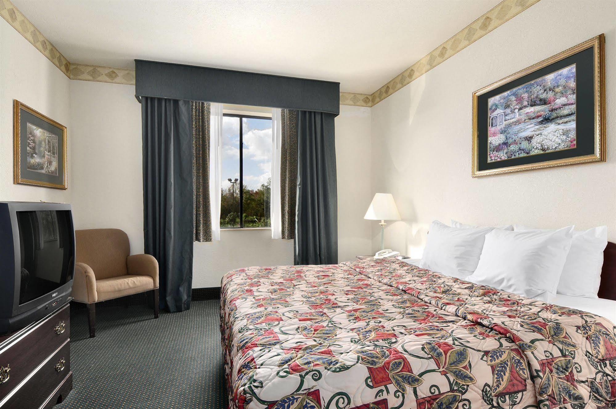 Days Inn & Suites By Wyndham Houston North/Aldine Dış mekan fotoğraf