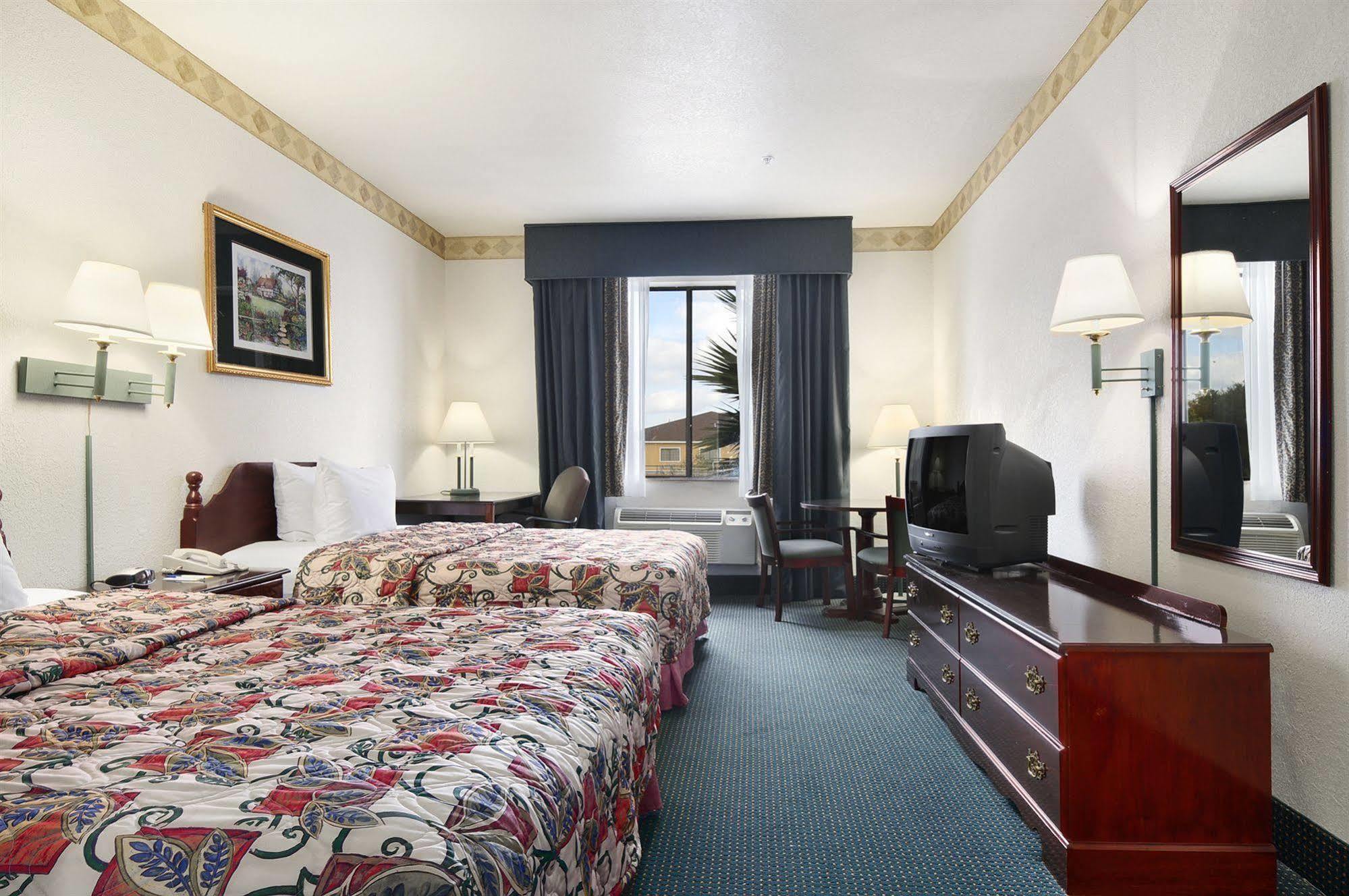 Days Inn & Suites By Wyndham Houston North/Aldine Oda fotoğraf